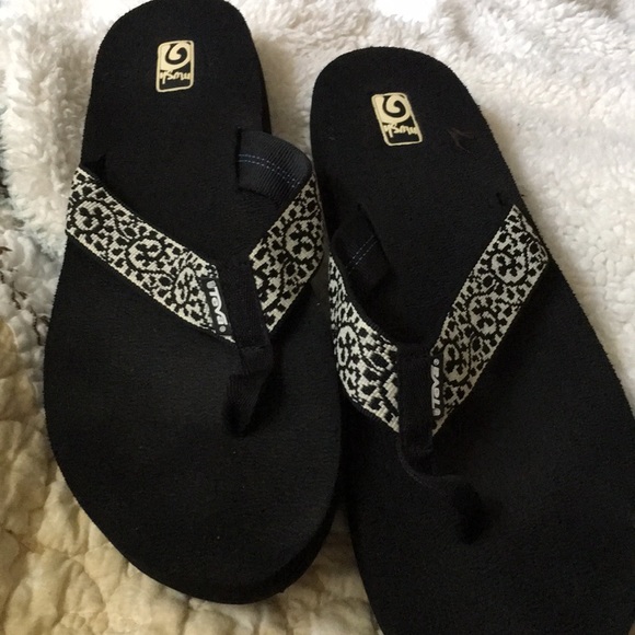 teva mush 11 flip flops